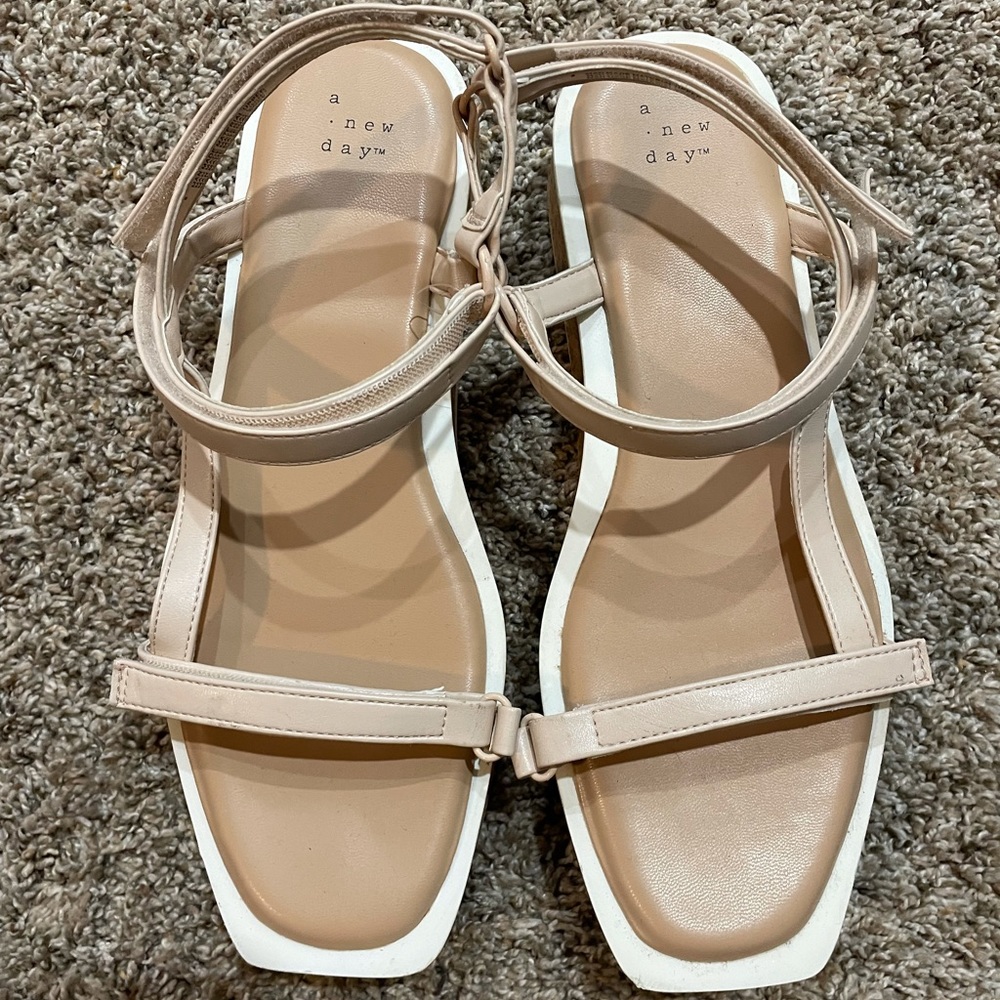 ✨a new day Sandals✨